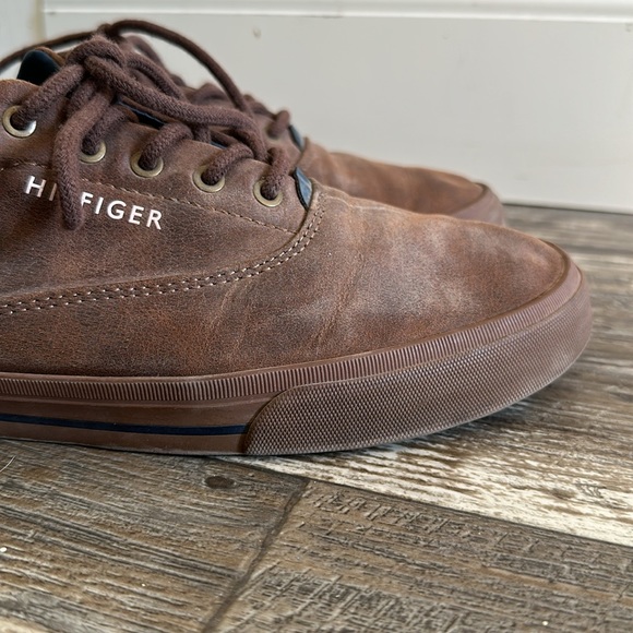 Mens Tommy Hilfiger casual shoes - Picture 2 of 9